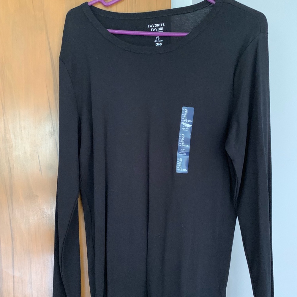 Long sleeve black tee